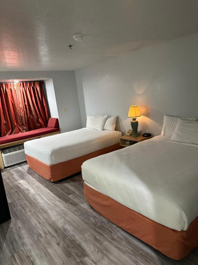 Microtel Inn & Suites By Wyndham Галъп Екстериор снимка